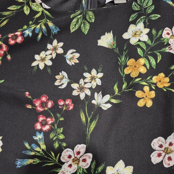 Calvin Klein - Picture 9 of 10